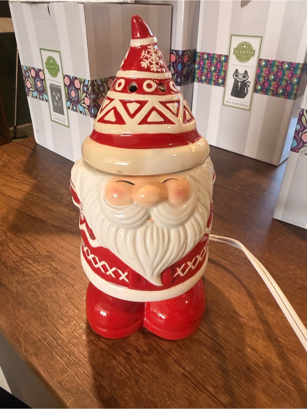 Scentsy Red and White Ceramic Santa Plug-In Warmer